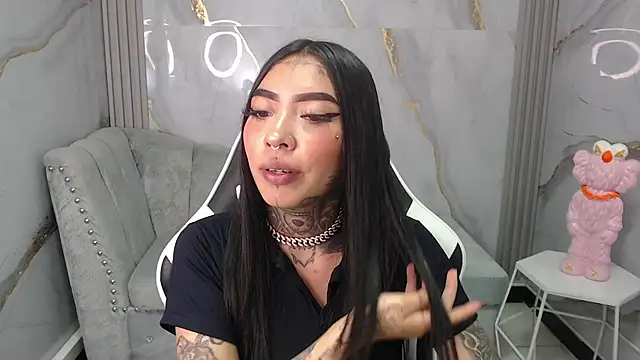 Snapshot of Ashley_Blum_v chatting on October 14, 2025, 7:58 pm Ashley Blum v online show from October 14, 2025, 7:58 pm