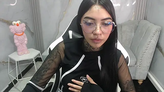 Snapshot of Ashley_Blum_v chatting on October 25, 2025, 8:03 pm Ashley Blum v online show from October 25, 2025, 8:03 pm