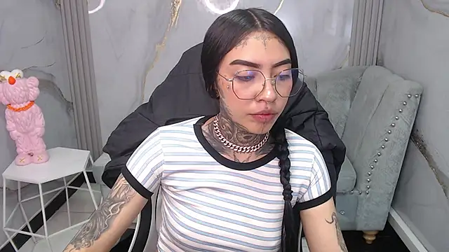 Snapshot of Ashley_Blum_v chatting on October 30, 2025, 1:01 pm Ashley Blum v online show from October 30, 2025, 1:01 pm