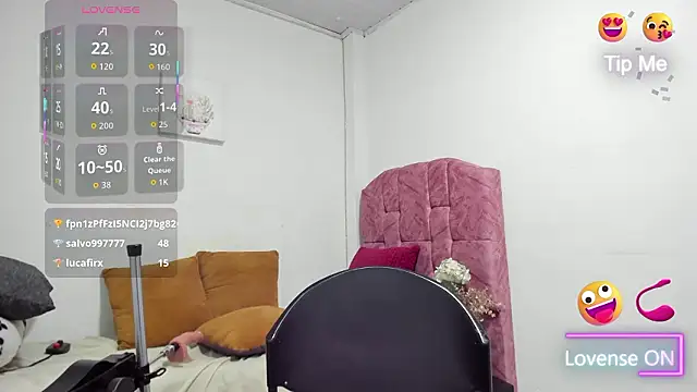 esmeraldaladys online show from February 13, 2026, 10:06 pm