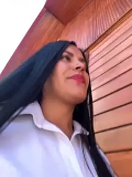 MacaW09 online show from February 27, 2026, 5:35 pm