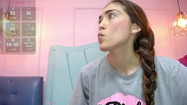 Snapshot of danna7cute chatting on February 5, 2026, 10:14 pm danna7cute online show from February 5, 2026, 10:14 pm