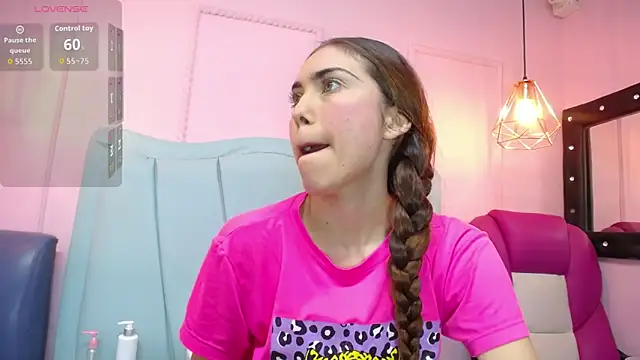 Snapshot of danna7cute chatting on February 6, 2026, 9:07 pm danna7cute online show from February 6, 2026, 9:07 pm