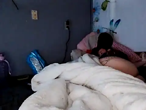 Snapshot of Dick2long87 chatting on March 3, 2026, 5:35 am Dick2long87 online show from March 3, 2026, 5:35 am