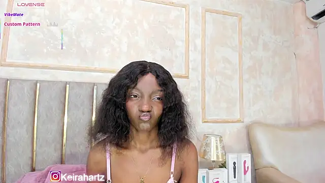 Snapshot of Keirahartz chatting on September 14, 2025, 3:49 am Keirahartz online show from September 14, 2025, 3:49 am