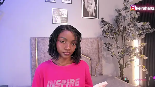 Keirahartz online show from May 2, 2026, 1:27 pm
