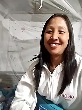 cute love00 online show from January 10, 2026, 2:24 am