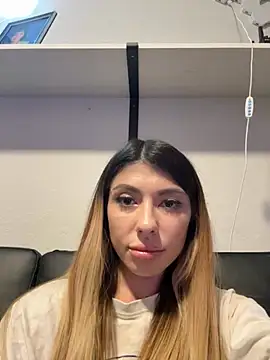 bbgurlnickii online show from October 25, 2025, 3:03 am