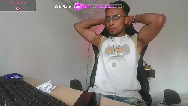 Ferlucyboy666 online show from October 8, 2025, 8:17 pm