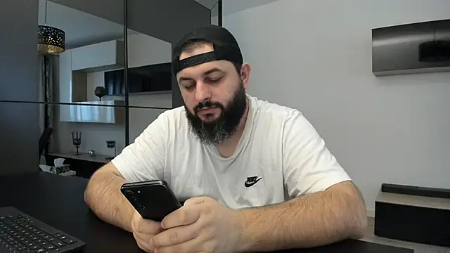 Snapshot of DravenPeak chatting on December 18, 2025, 1:50 pm DravenPeak online show from December 18, 2025, 1:50 pm