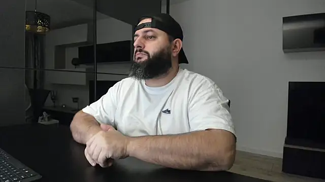 Snapshot of DravenPeak chatting on January 6, 2026, 10:01 pm DravenPeak online show from January 6, 2026, 10:01 pm