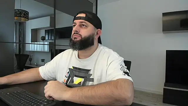 Snapshot of DravenPeak chatting on January 10, 2026, 12:40 pm DravenPeak online show from January 10, 2026, 12:40 pm