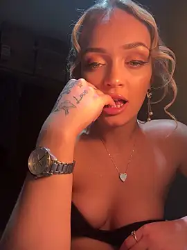 Snapshot of lollylicious22 chatting on September 24, 2025, 11:52 pm lollylicious22 online show from September 24, 2025, 11:52 pm