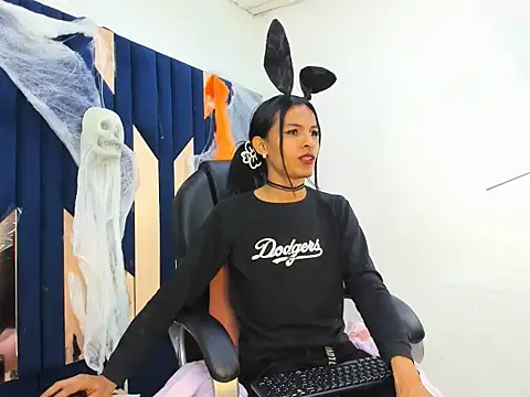 Aisha hotts777 online show from November 1, 2025, 11:07 pm