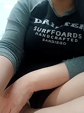  Babyrose  online show from December 1, 2025, 4:01 pm