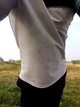 Snapshot of dolphiinn chatting on February 15, 2026, 11:08 am dolphiinn online show from February 15, 2026, 11:08 am