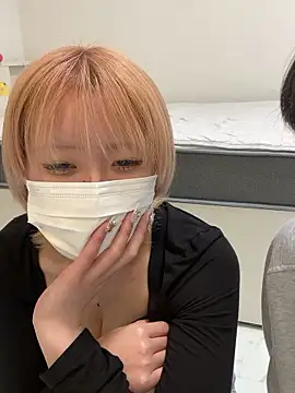 Snapshot of reon_reonreon chatting on December 15, 2025, 5:12 am reon reonreon online show from December 15, 2025, 5:12 am