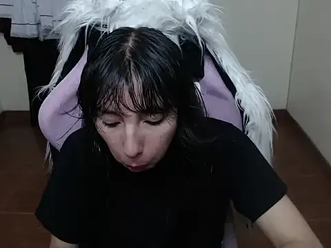 ScarlettShirahoshi online show from January 9, 2026, 5:48 pm