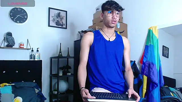 Snapshot of Gael_Jones chatting on September 28, 2025, 2:22 pm Gael Jones online show from September 28, 2025, 2:22 pm