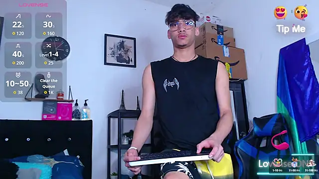 Snapshot of Gael_Jones chatting on October 2, 2025, 2:51 am Gael Jones online show from October 2, 2025, 2:51 am