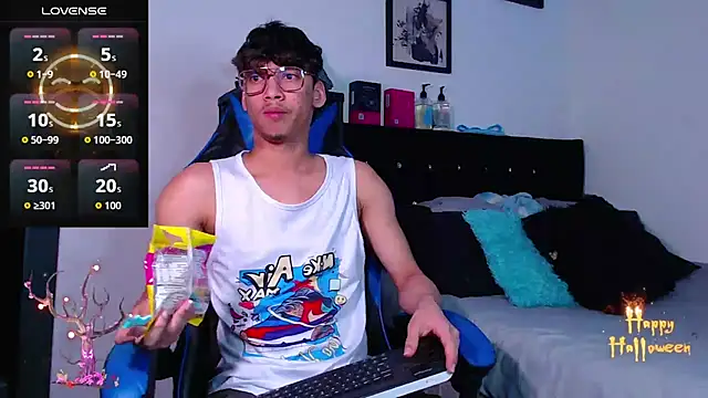 Snapshot of Gael_Jones chatting on October 21, 2025, 6:25 am Gael Jones online show from October 21, 2025, 6:25 am