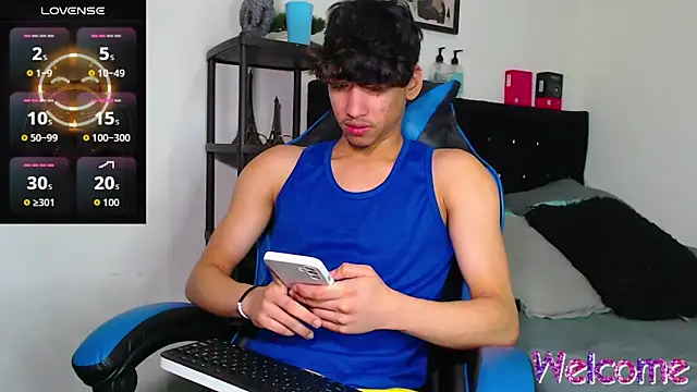 Snapshot of Gael_Jones chatting on November 21, 2025, 11:25 pm Gael Jones online show from November 21, 2025, 11:25 pm