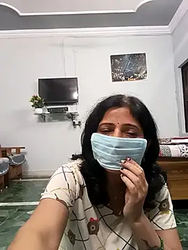 BITEXBABYlove online show from October 31, 2025, 4:30 pm