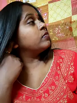 Hot-Show2 online show from January 13, 2026, 4:23 pm