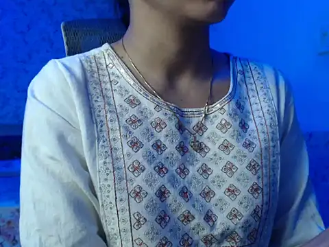 Snapshot of snow_white123 chatting on November 8, 2025, 8:40 pm snow white123 online show from November 8, 2025, 8:40 pm