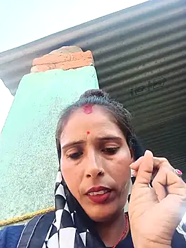 Snapshot of Arti13A chatting on May 1, 2026, 11:37 am Arti13A online show from May 1, 2026, 11:37 am
