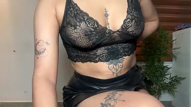 Snapshot of LucytheDevilQueen chatting on May 28, 2026, 2:53 am LucytheDevilQueen online show from May 28, 2026, 2:53 am