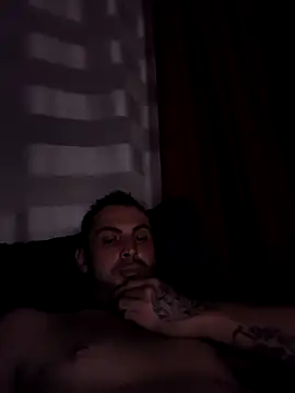 papichulo0099 online show from November 3, 2025, 8:21 pm