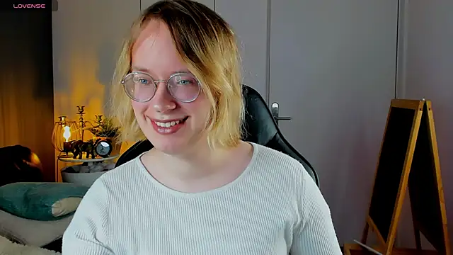 Amanda Butlerr online show from November 19, 2025, 8:31 pm