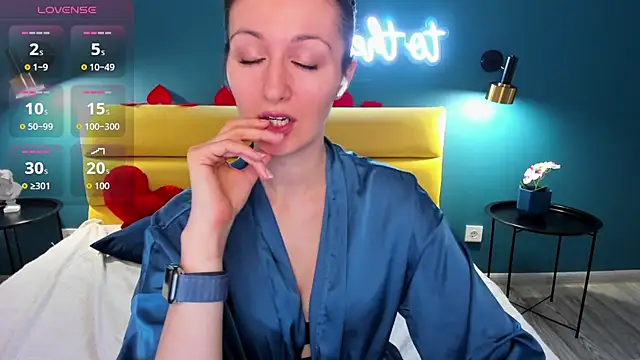 Joan Nelson online show from March 9, 2026, 1:31 am