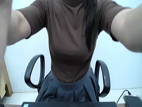  Lady- online show from October 31, 2025, 9:27 pm