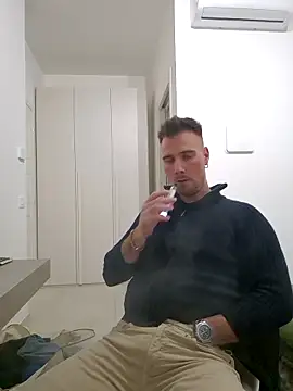 Snapshot of mrlyuis chatting on December 3, 2025, 9:13 pm mrlyuis online show from December 3, 2025, 9:13 pm