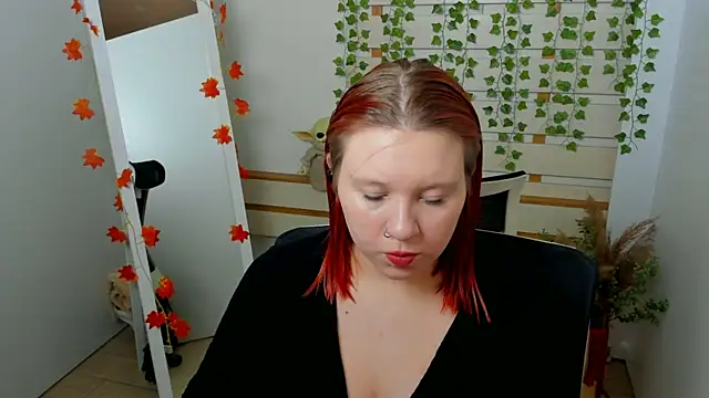 ScarletVixen  online show from October 12, 2025, 6:40 pm