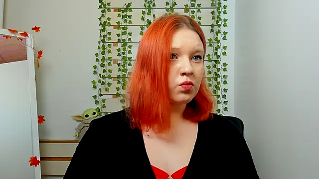 ScarletVixen  online show from October 15, 2025, 6:19 pm
