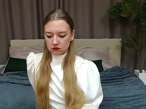 DarcyWilsy online show from November 9, 2025, 7:01 pm