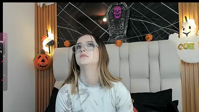 kristal joi dl online show from October 22, 2025, 12:27 pm