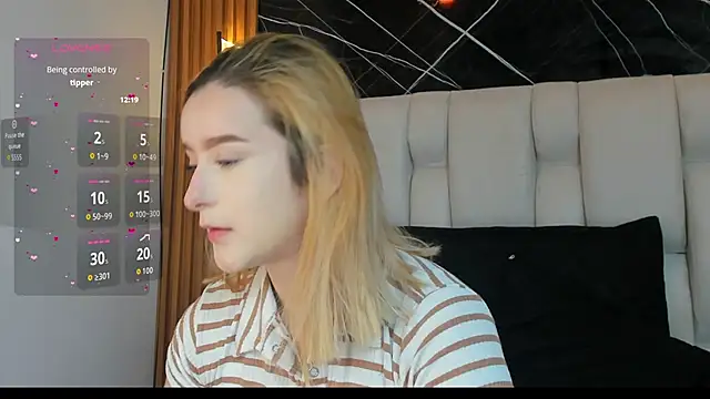 kristal joi dl online show from November 10, 2025, 12:26 pm