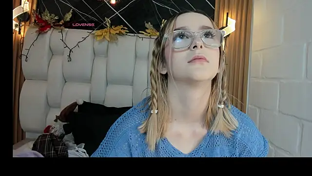 kristal joi dl online show from December 16, 2025, 12:54 pm