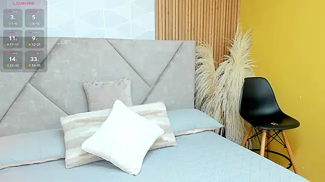 Brunnette Sensation online show from November 5, 2025, 6:30 pm