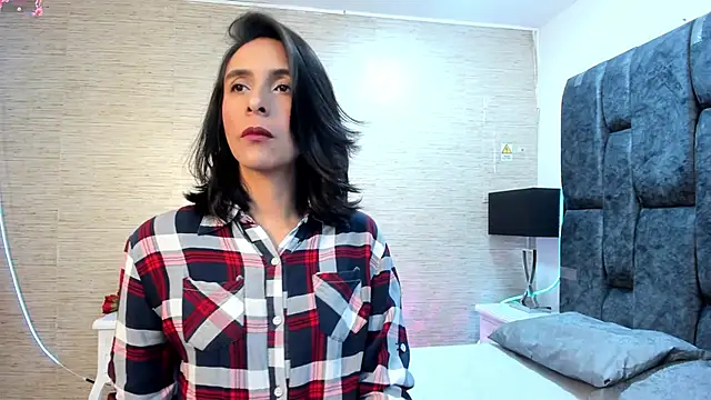 MiaAmore  online show from November 15, 2025, 8:38 pm