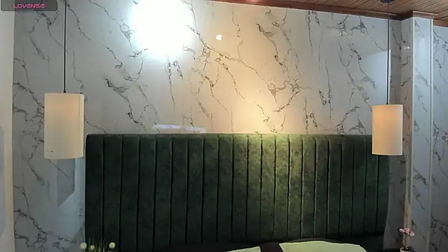 AustinJones  online show from October 30, 2025, 7:58 pm