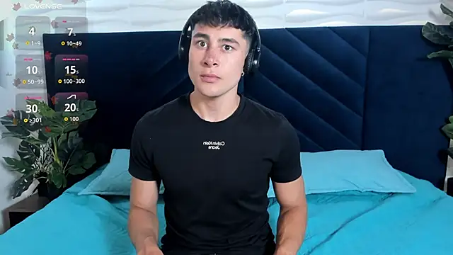 Snapshot of AustinJones_ chatting on February 6, 2026, 7:50 pm AustinJones online show from February 6, 2026, 7:50 pm