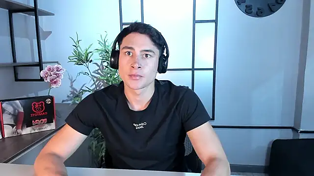 Snapshot of AustinJones_ chatting on February 14, 2026, 6:48 pm AustinJones online show from February 14, 2026, 6:48 pm