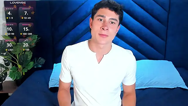 Snapshot of AustinJones_ chatting on February 25, 2026, 7:45 pm AustinJones online show from February 25, 2026, 7:45 pm