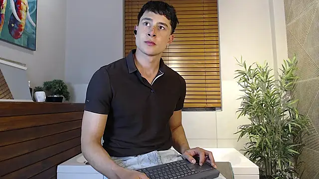 Snapshot of AustinJones_ chatting on April 10, 2026, 7:07 pm AustinJones online show from April 10, 2026, 7:07 pm