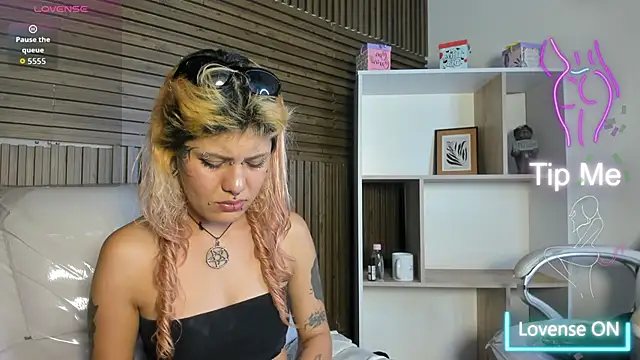 MistressMariam  online show from November 18, 2025, 9:08 pm